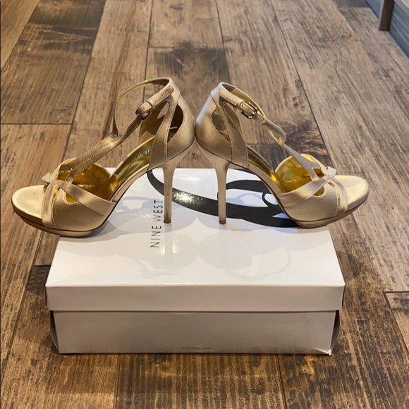 Nine West Borderline Champagne Satin Heels - Picture 4 of 7